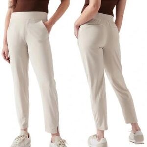 Athleta Brooklyn Ankle Pants in Cream Size 4